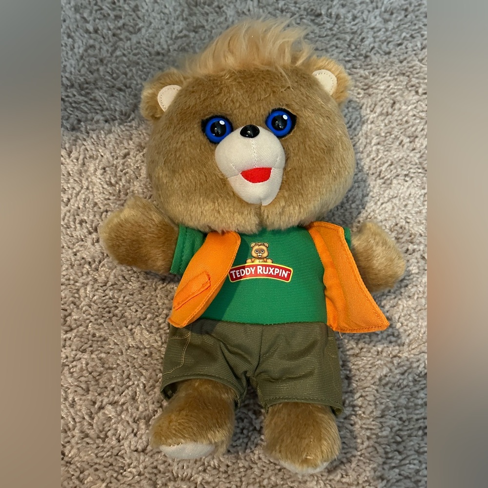 Teddy Ruxpin Plush Toy with ability to talk